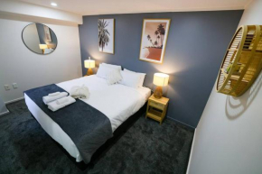 Cozy Family friendly 2br apt w free carpark